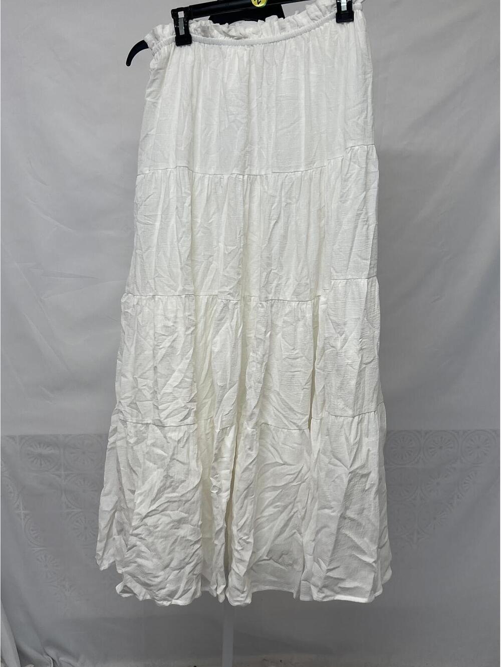 MORE TO COME  Mora Maxi Skirt Set - White top and skirt - Picture 7 of 9